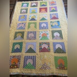 Vintage Handmade Hand-Quilted Sunrise Over The Mountain Quilt & Bedspread